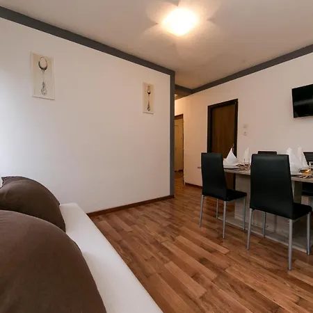 Vukman Apartment *