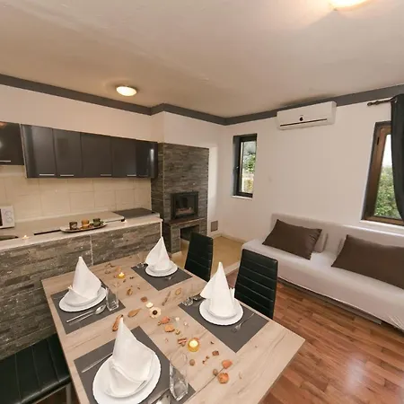 Vukman Apartment *