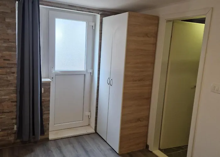 Vukman Апартаменти Трогір